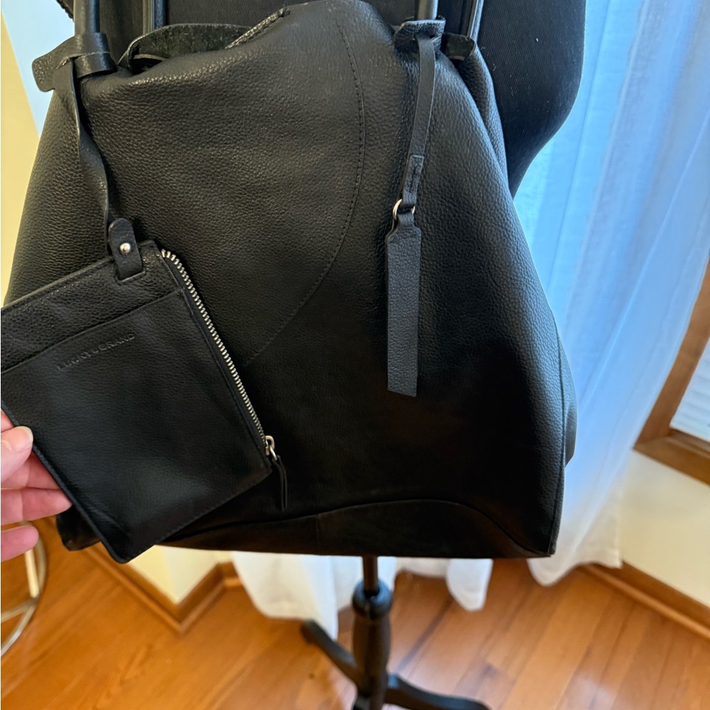 Elegant Lucky Black Leather Tote Bag - Picture 4 of 6